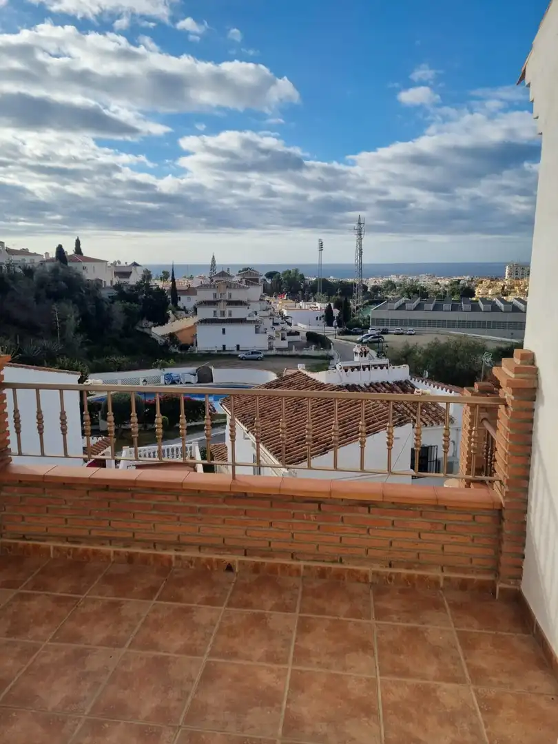 Vista exterior de Casa o chalet en venta en Nerja con Calefacción, Jardín privado y Terraza
