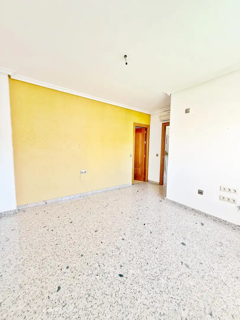 Casa adosada en venta en Almería con Terraza, Trastero y Balcón