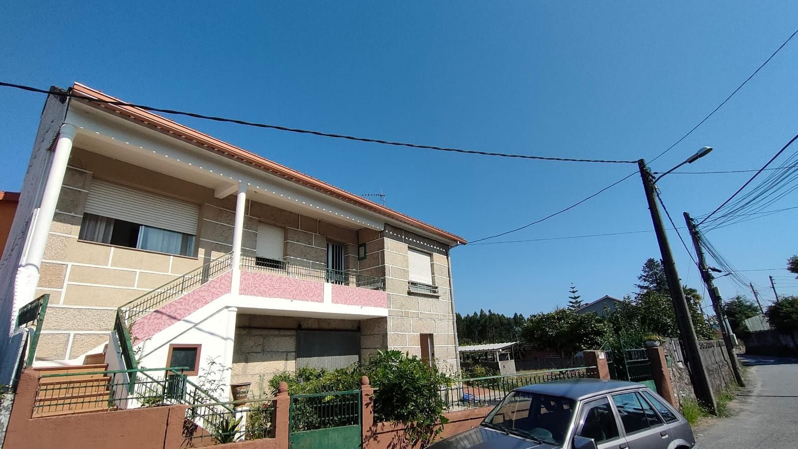 Vista exterior de Casa o xalet en venda en Pontevedra Capital  amb Calefacció, Terrassa i Moblat