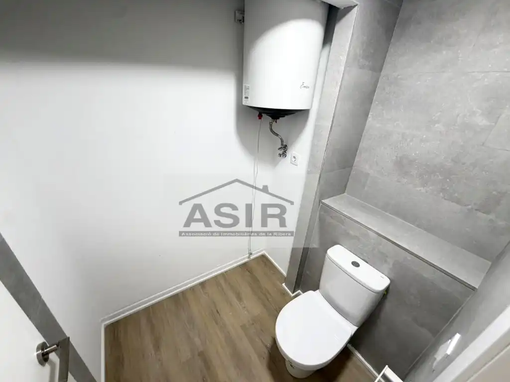 Badezimmer von Büro zur Miete in Alzira