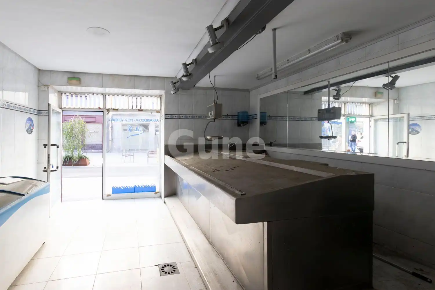 Business premises for sale in legazpi, imagen 3