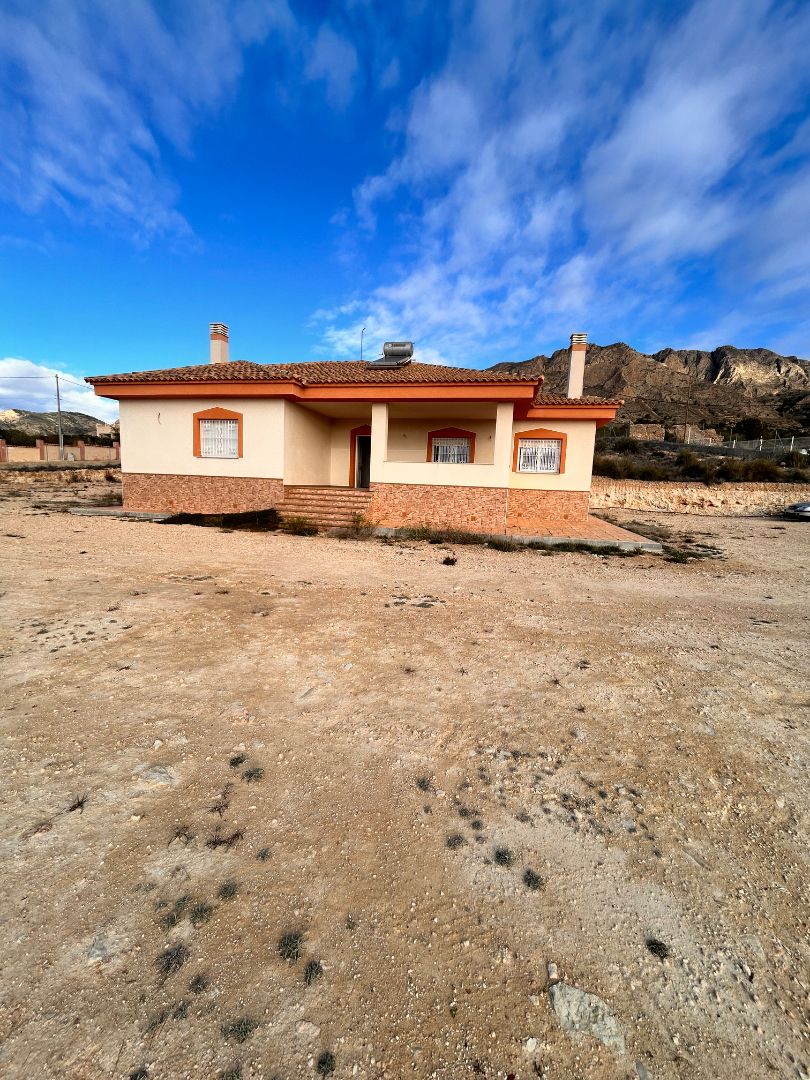 Vista exterior de Casa o xalet en venda en Hondón de los Frailes amb Jardí privat, Parquet i Traster