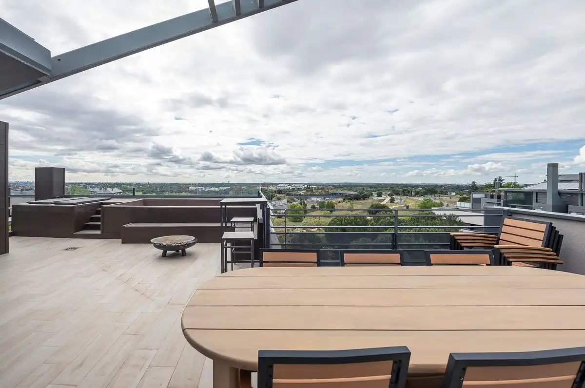 Terrasse von Dachboden zum Verkauf in Majadahonda mit Klimaanlage, Heizung und Privatgarten