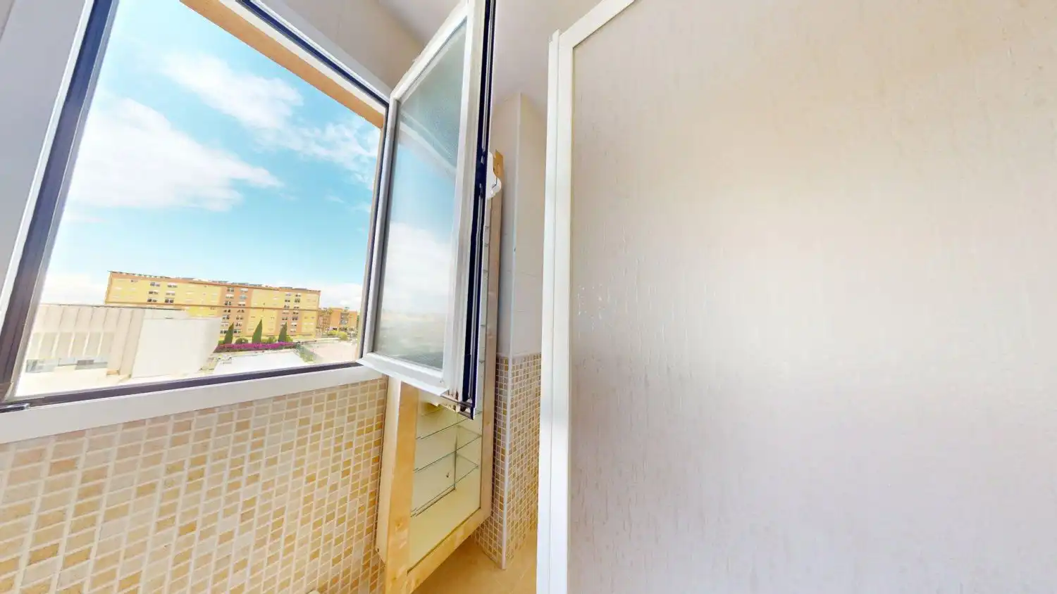 Balcony of Flat for sale in Sevilla  with Air Conditioner and Storage room