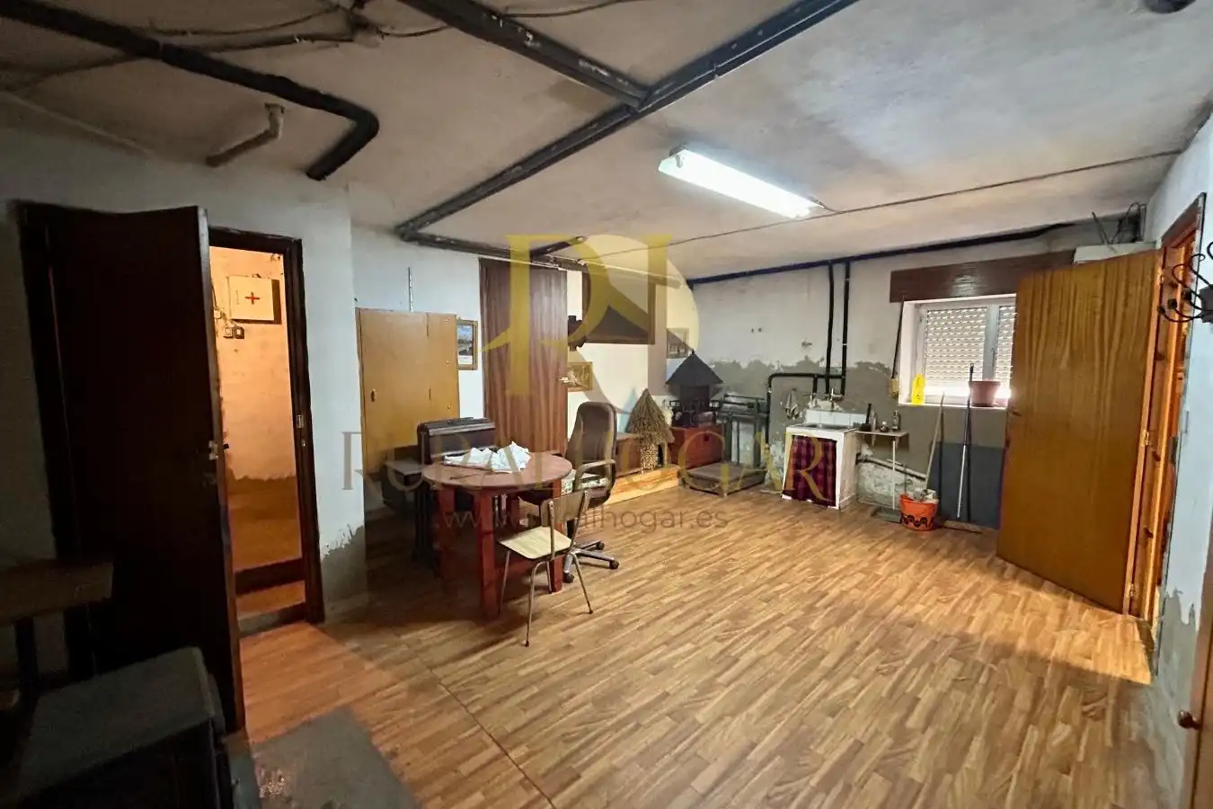 Casa adosada en venta en Cabrillanes con Calefacción, Jardín privado y Amueblado