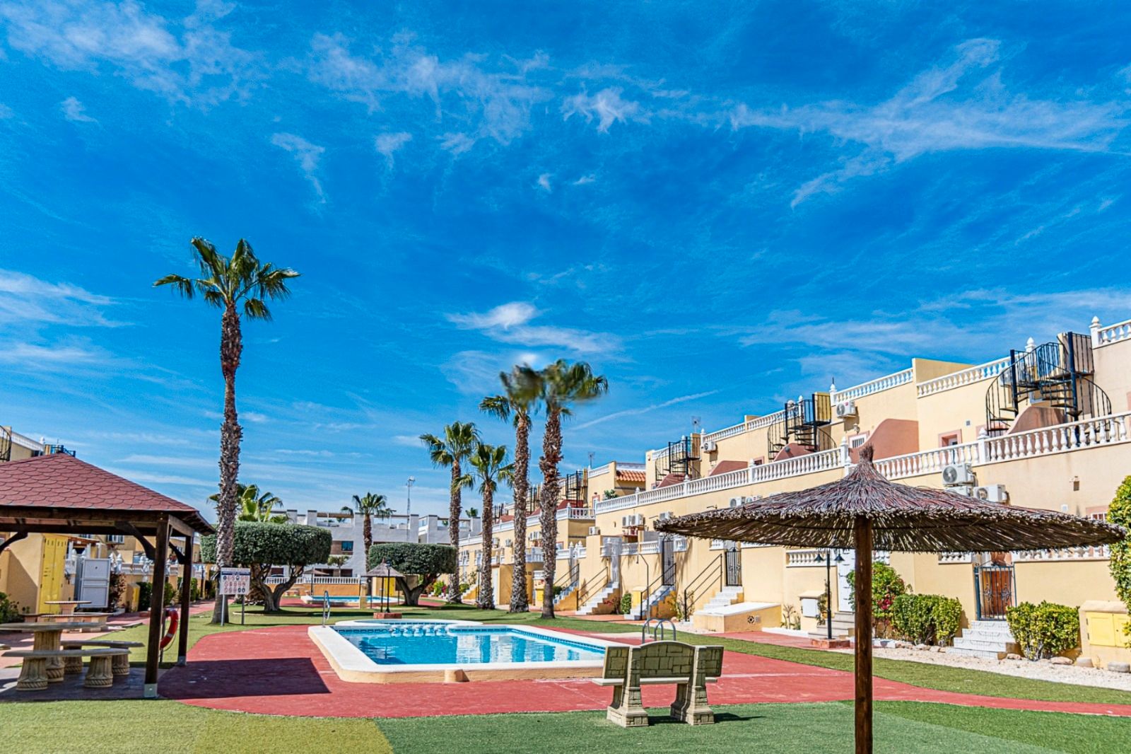 Jardí de Apartament en venda en Orihuela amb Terrassa i Piscina comunitària
