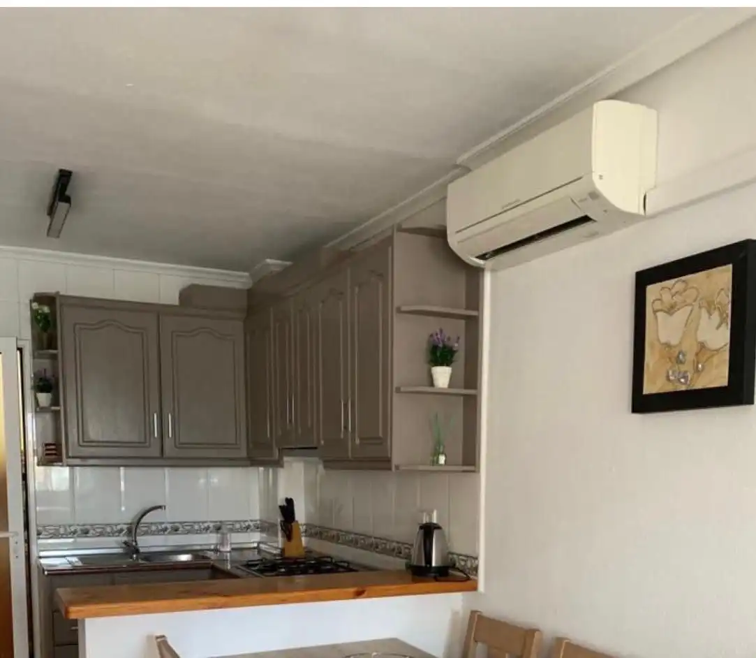 Cuina de Casa o xalet en venda en Orihuela amb Aire condicionat, Calefacció i Jardí privat