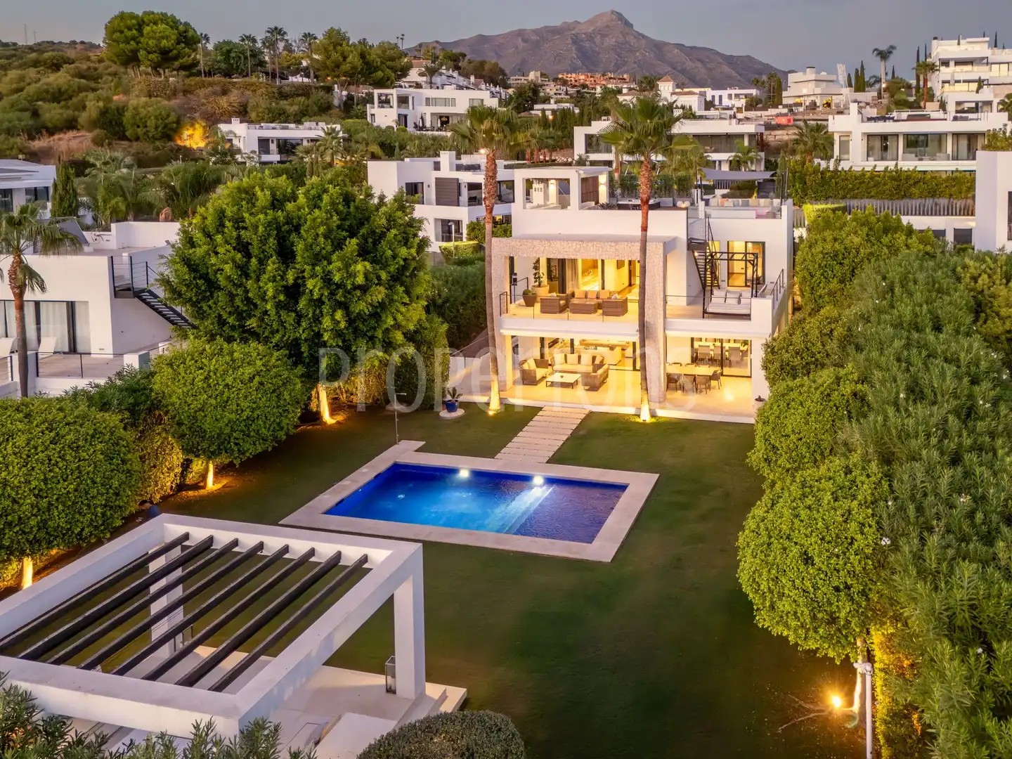 Vista exterior de Casa o chalet en venta en Marbella