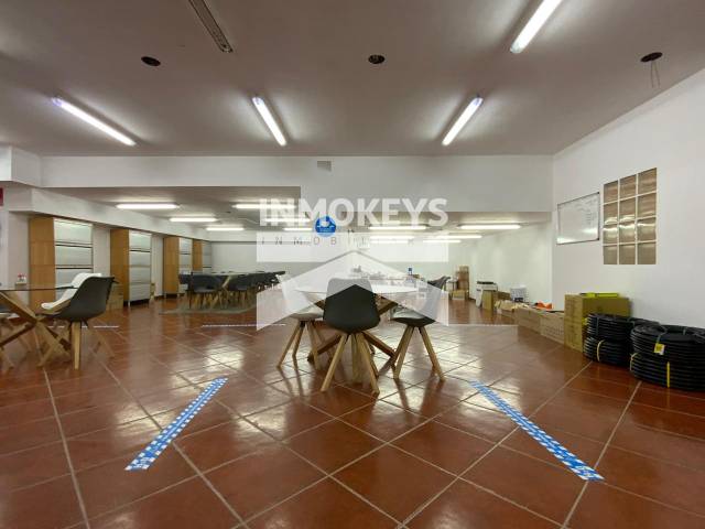 Local comercial en Alquiler en Calvario en Centro