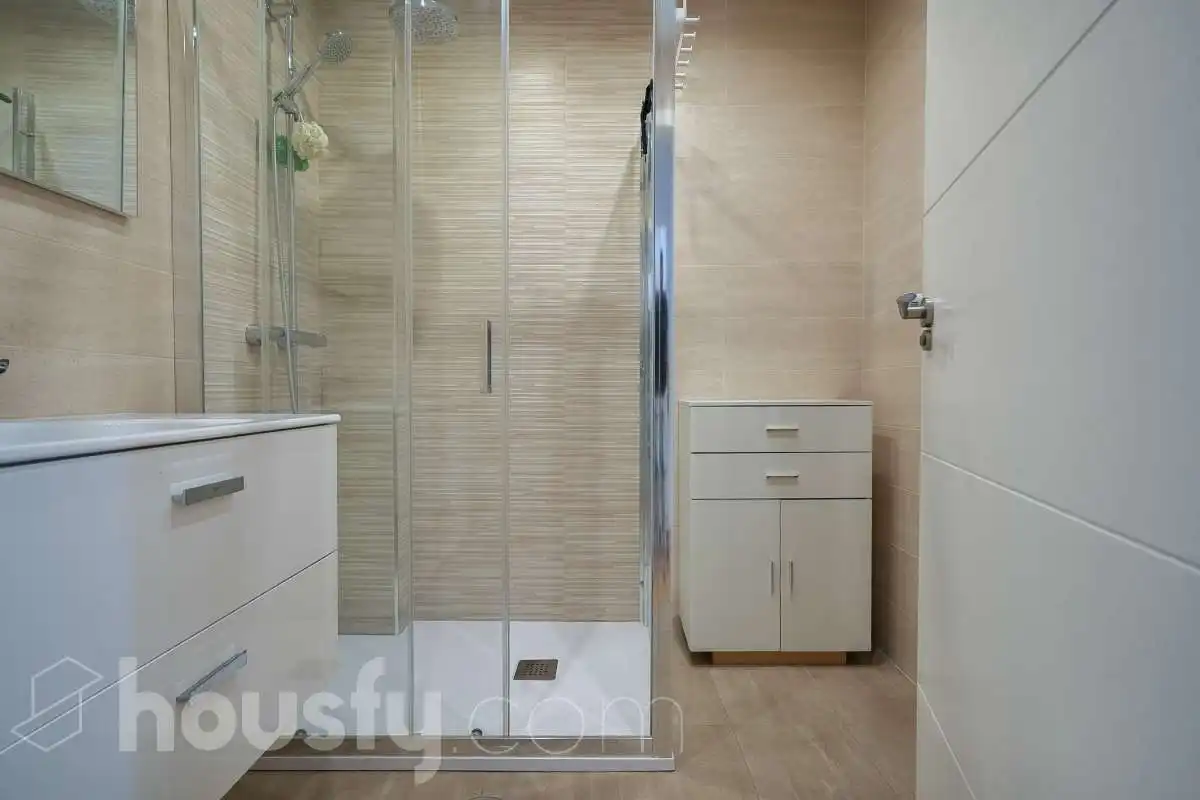 Badezimmer von Einfamilien-Reihenhaus zum Verkauf in San Sebastián de los Reyes mit Klimaanlage, Heizung und Terrasse