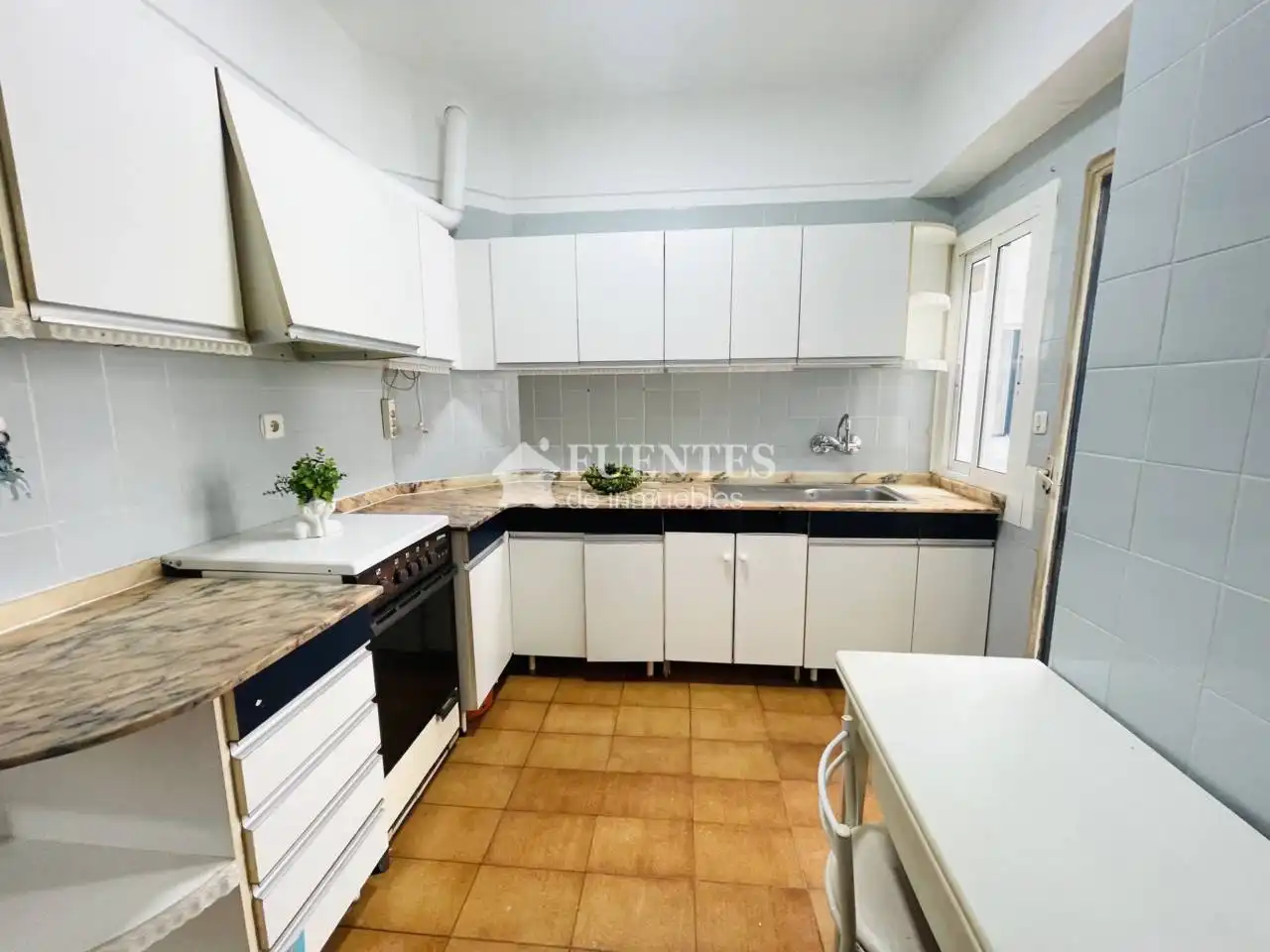 Kitchen of Flat for sale in Alicante / Alacant  with Terrace