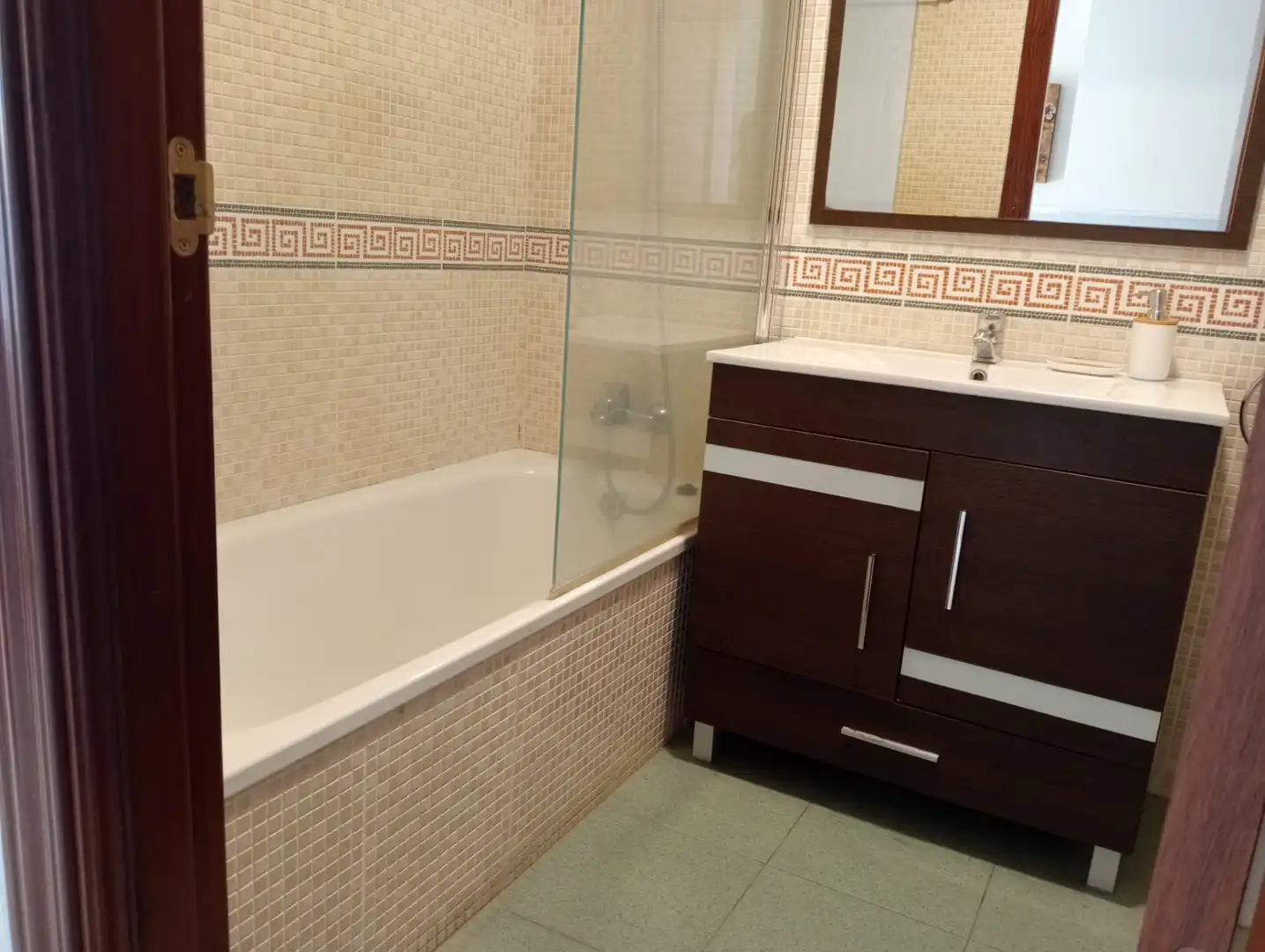 Baño de Ático de alquiler en Torrox con Aire acondicionado, Terraza y Trastero