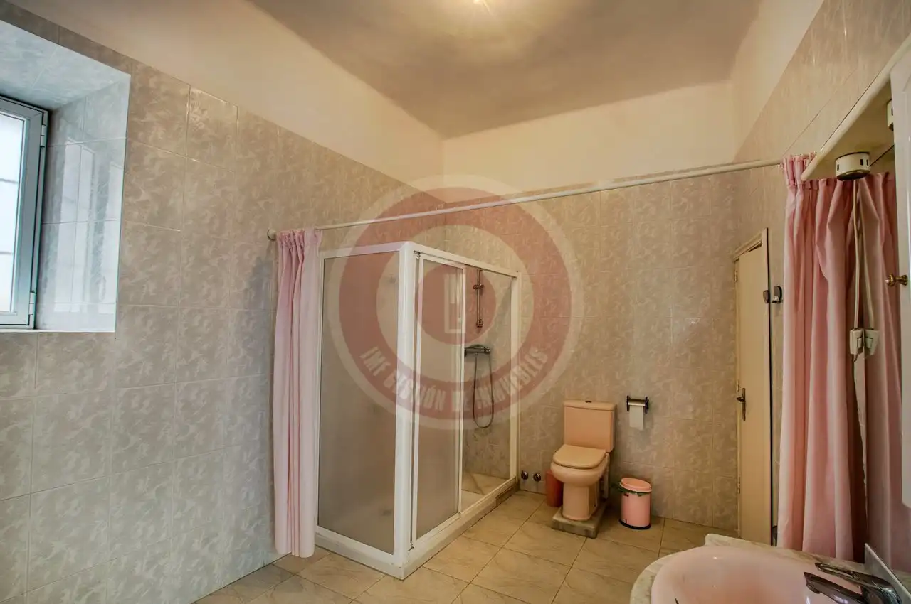 Bany de Casa o xalet en venda en Vélez-Málaga amb Jardí privat i Piscina