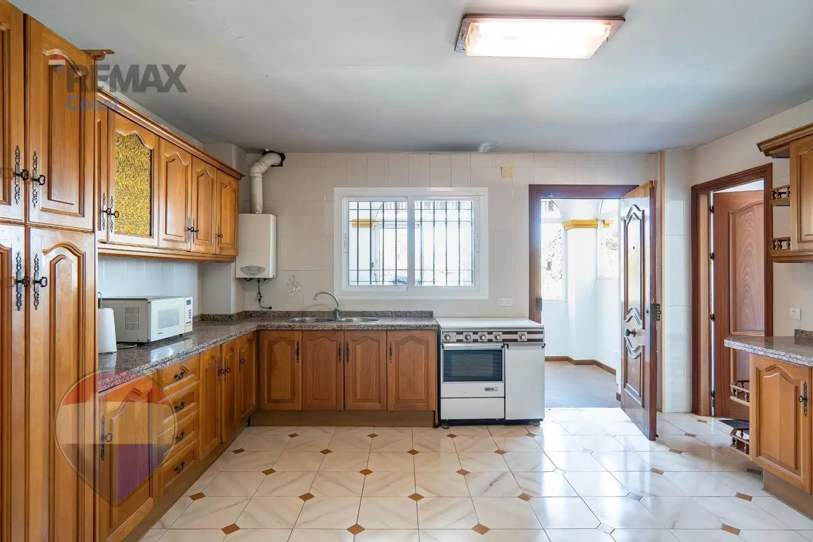 Cuina de Casa o xalet en venda en Alhaurín de la Torre amb Piscina comunitària