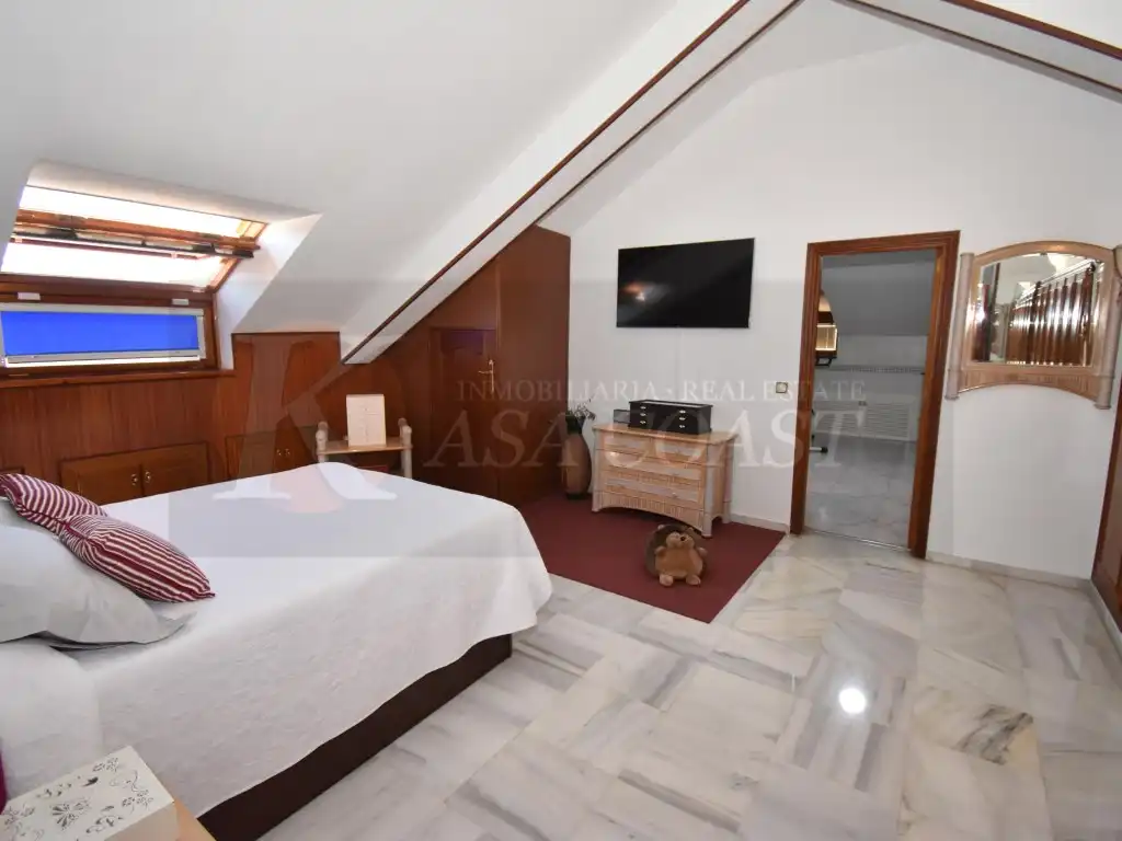 Habitación de Ático en venta en Fuengirola con Aire acondicionado, Jardín privado y Terraza