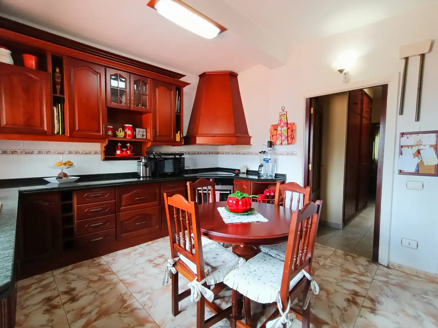 Küche von Haus oder Chalet zum Verkauf in San Cristóbal de la Laguna mit Privatgarten und Abstellraum