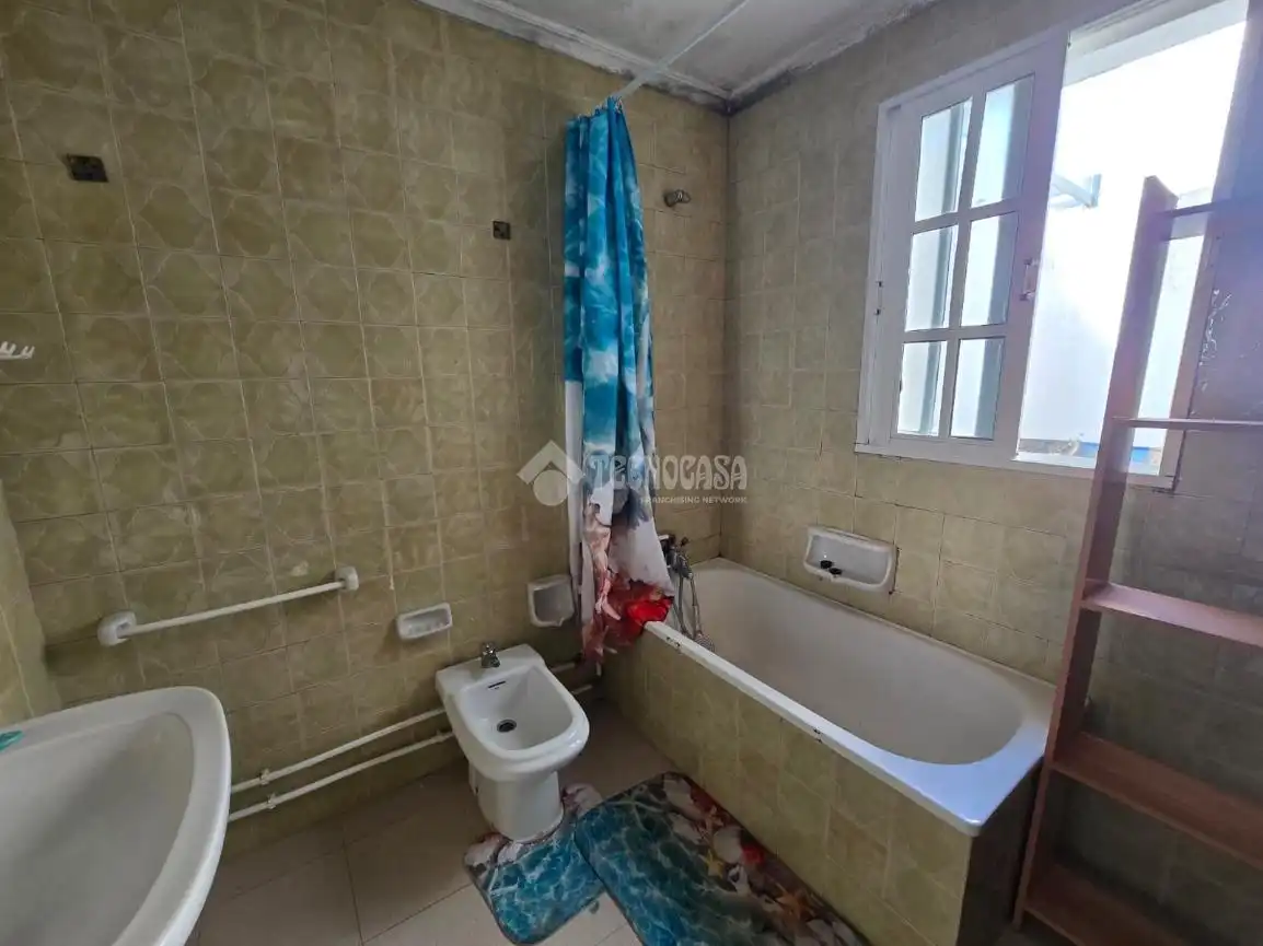 Baño de Casa adosada en venta en Morón de la Frontera