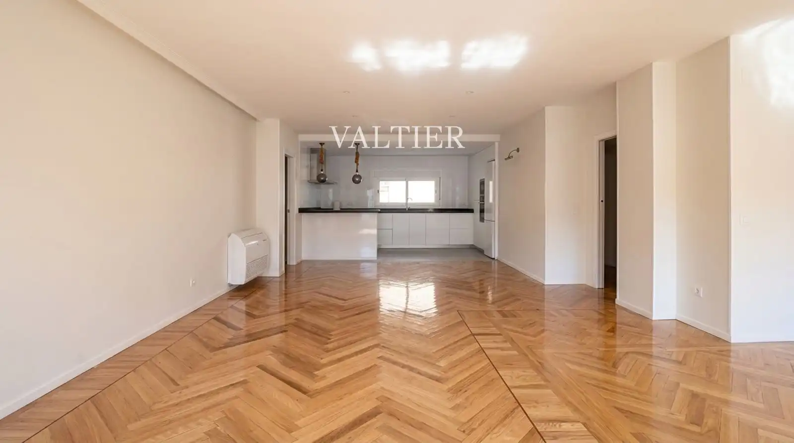 Sala d'estar de Pis de lloguer en Madrid amb Aire condicionat, Piscina i Piscina comunitària