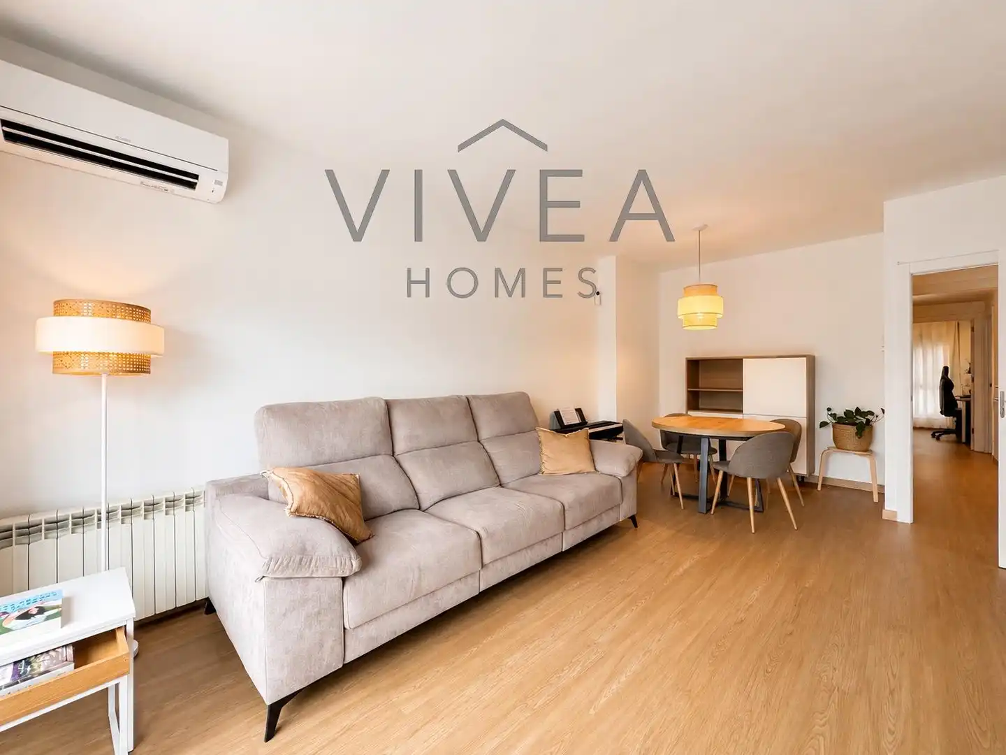Living room of Flat for sale in Sabadell  with Air Conditioner, Heating and Parquet flooring