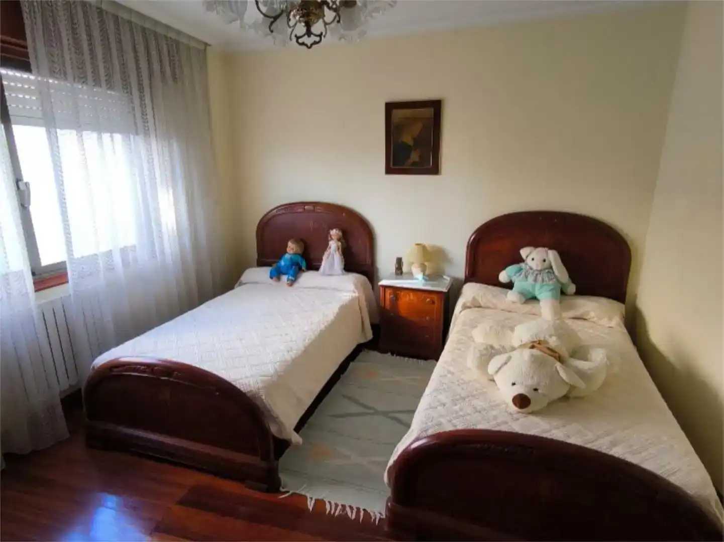 Habitación de Casa adosada en venta en Vigo  con Parquet, Trastero y Amueblado
