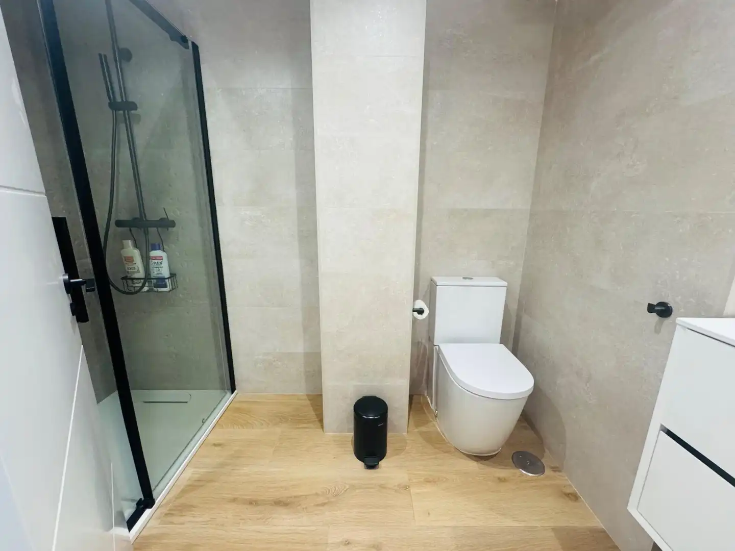 Badezimmer von Wohnung zur Miete in Málaga mit Klimaanlage und Möbliert