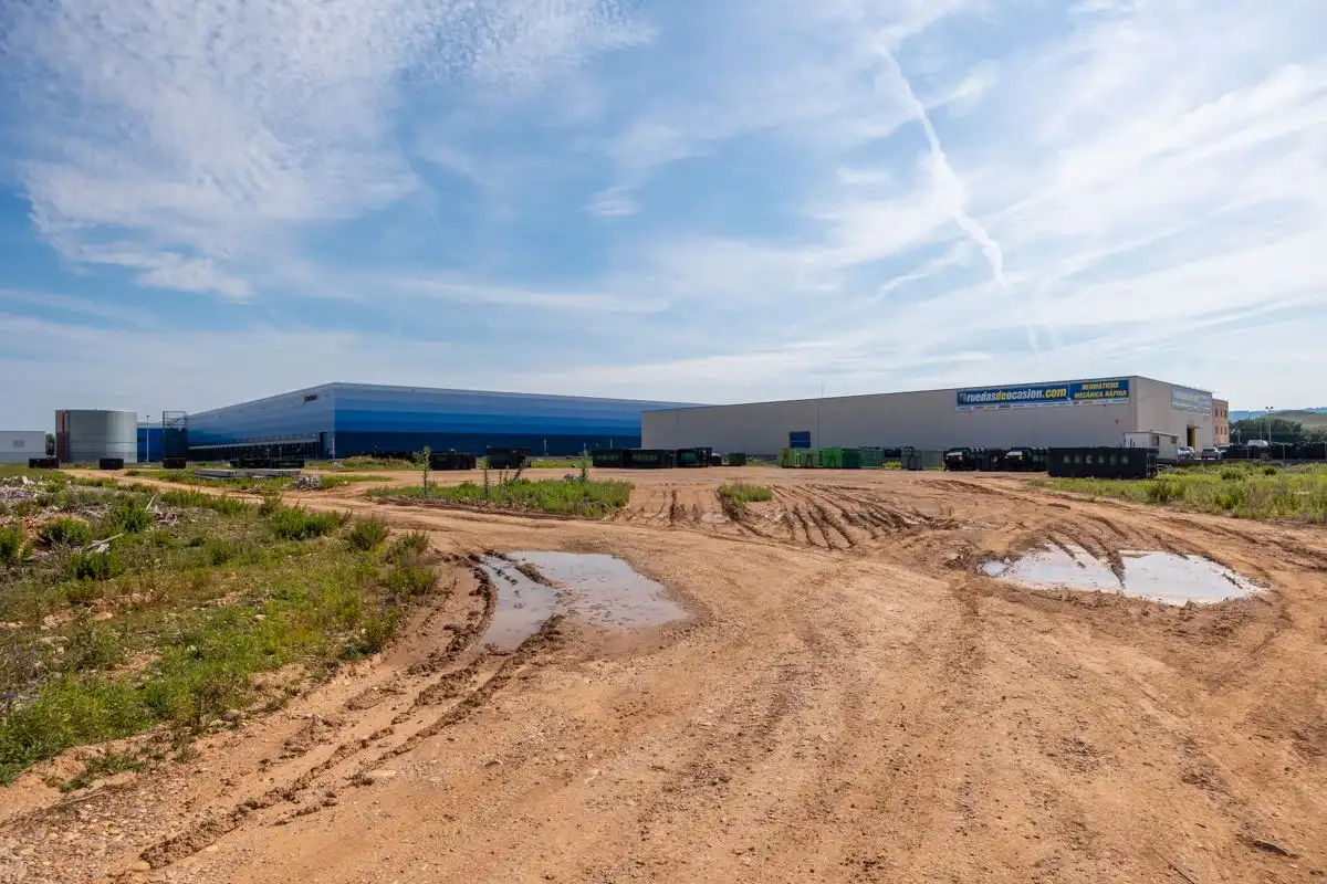 Vista exterior de Terreny industrial en venda en Marchamalo