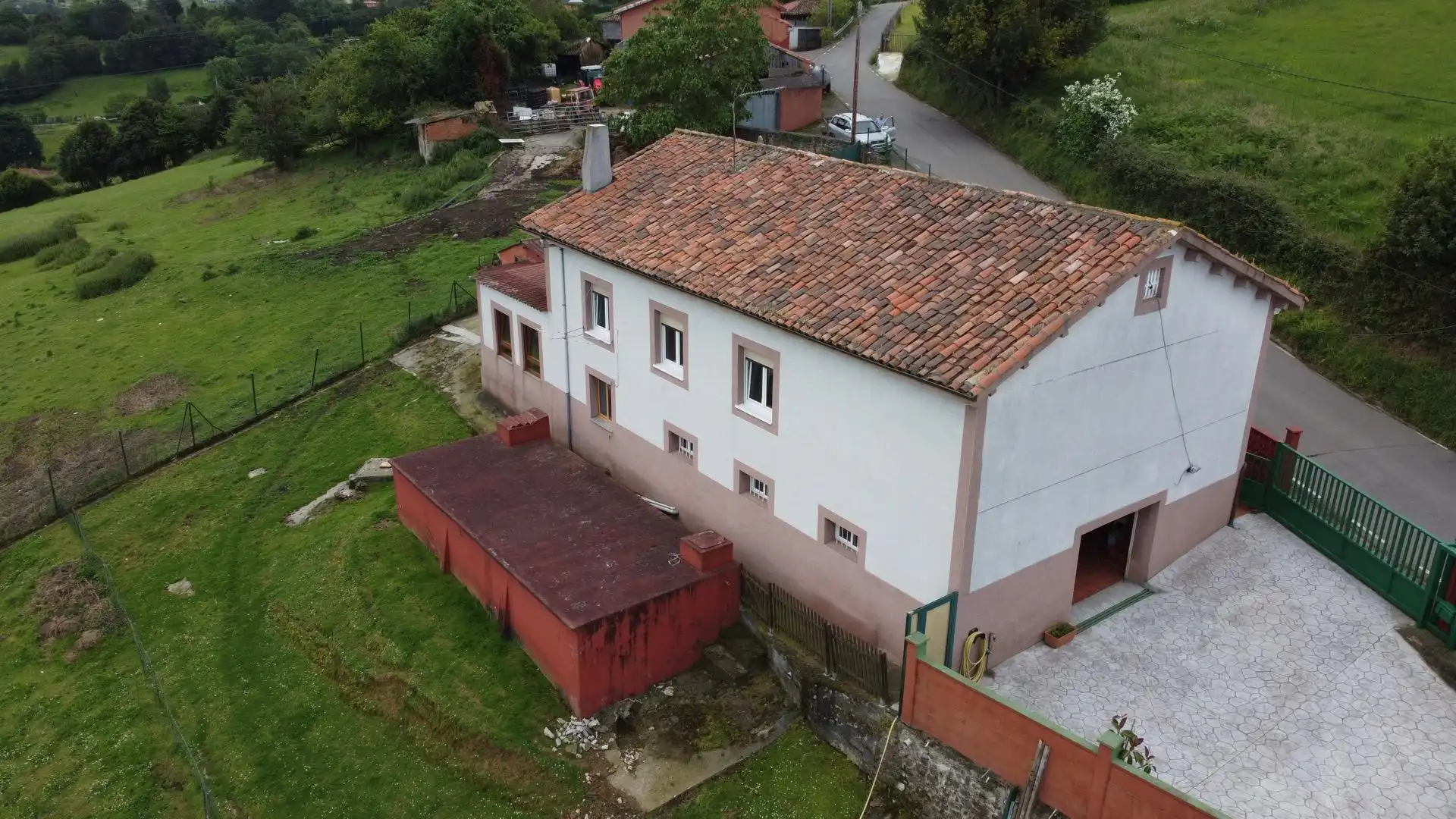 Vista exterior de Casa o xalet en venda en Gijón  amb Calefacció, Jardí privat i Traster
