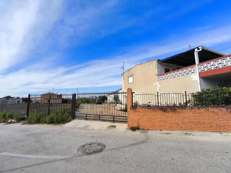 Vista exterior de Pis en venda en Orihuela