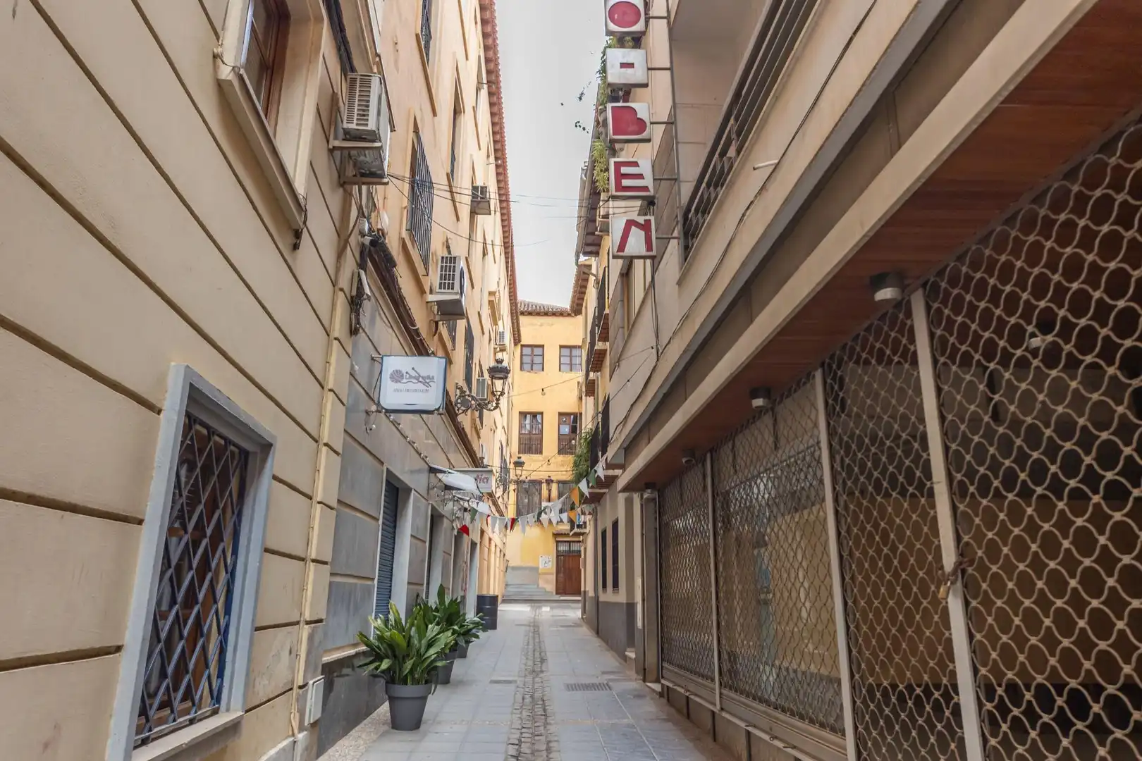 Vista exterior de Pis en venda en Guadix amb Balcó