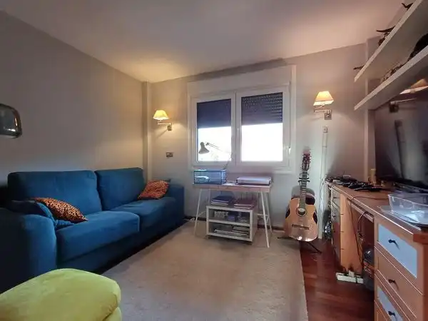 Sala de estar de Casa adosada en venta en Vigo  con Calefacción, Jardín privado y Terraza