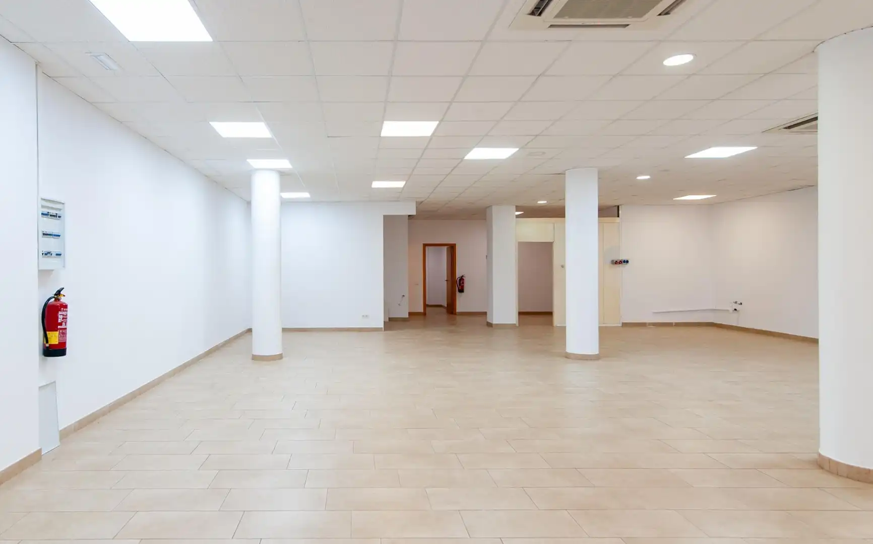 Local comercial de lloguer a Carrer La Granada, imagen 3