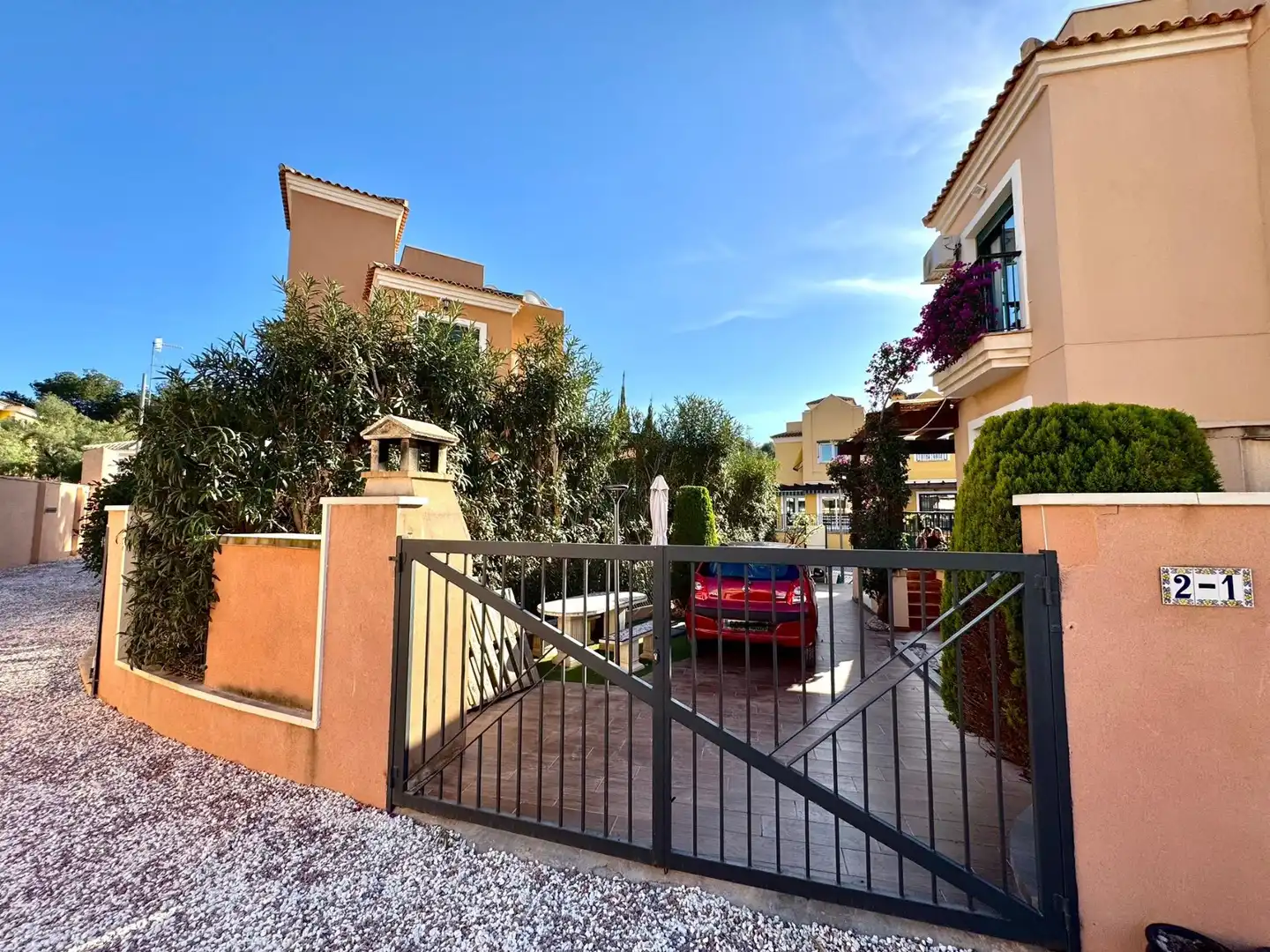 Vista exterior de Casa o xalet de lloguer en Torrevieja amb Aire condicionat, Terrassa i Moblat