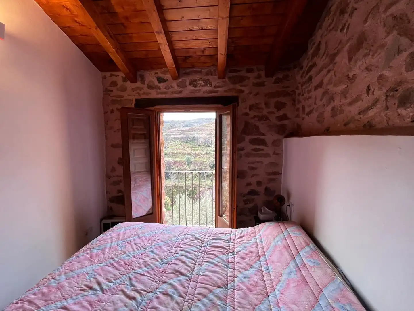 Habitación de Finca rústica en venta en Bejís con Terraza y Amueblado