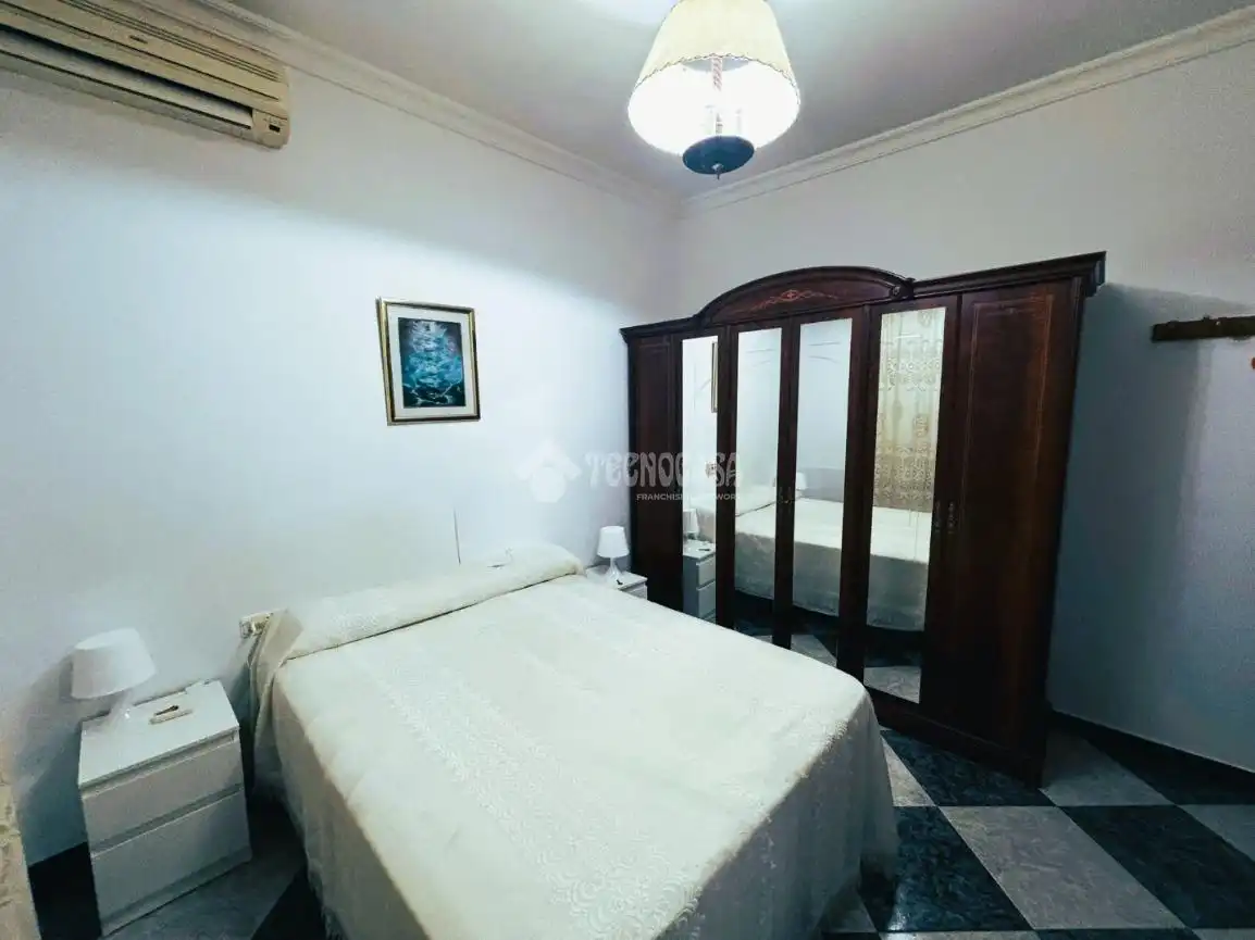 Casa adosada en venta en Pilas
