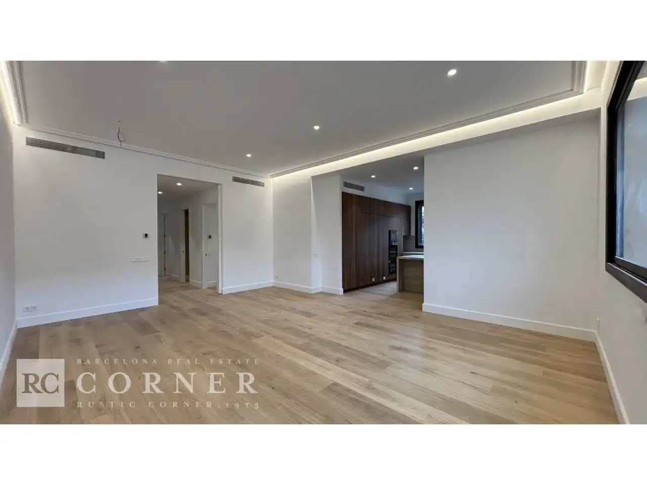 Flat for sale in Barcelona  with Air Conditioner, Parquet flooring and Terrace