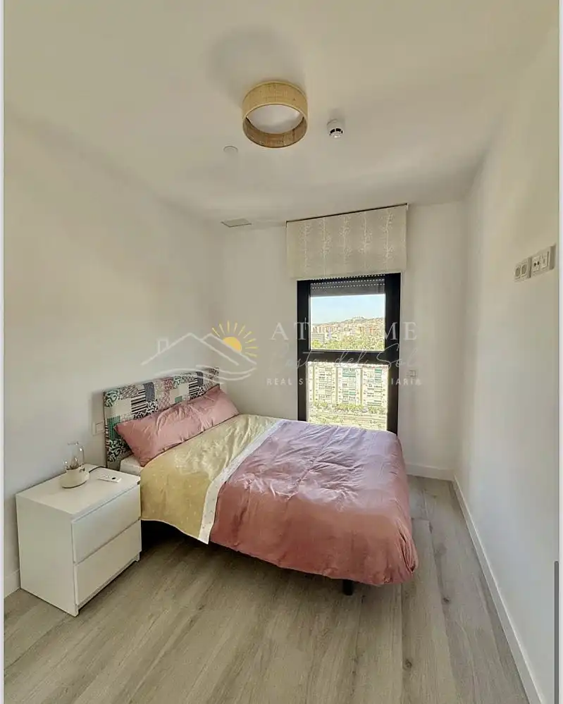Schlafzimmer von Wohnungen zur Miete in Málaga mit Terrasse, Schwimmbad und Ofen