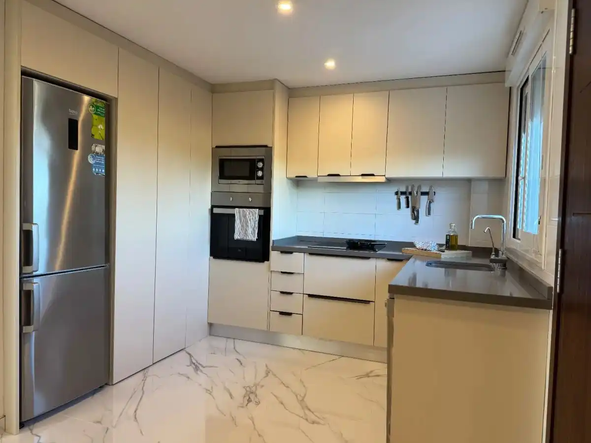 Cocina de Casa adosada en venta en Torrevieja con Aire acondicionado, Jardín privado y Amueblado