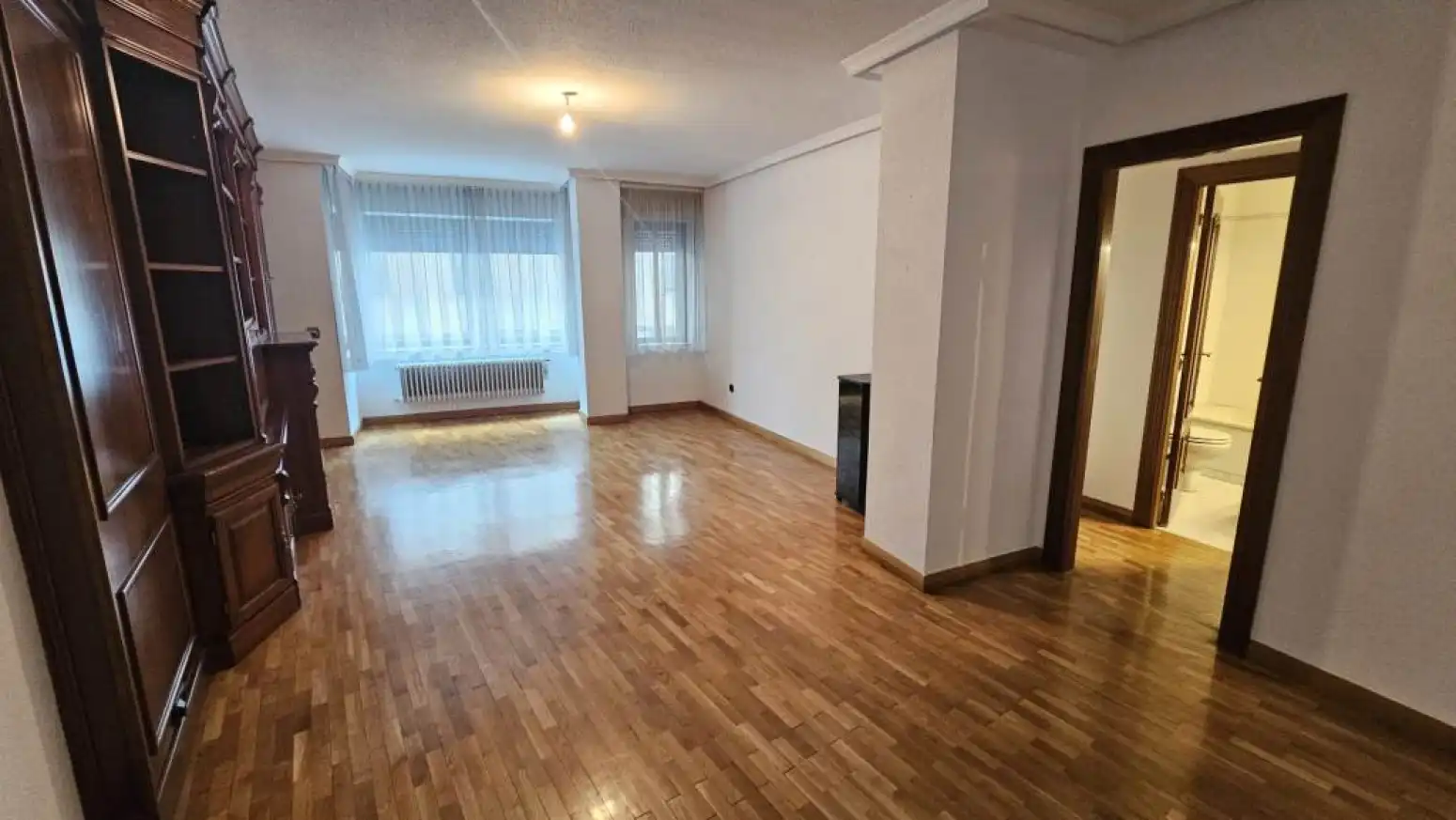 Living room of Flat for rent in Salamanca  with Heating, Parquet flooring and Terrace