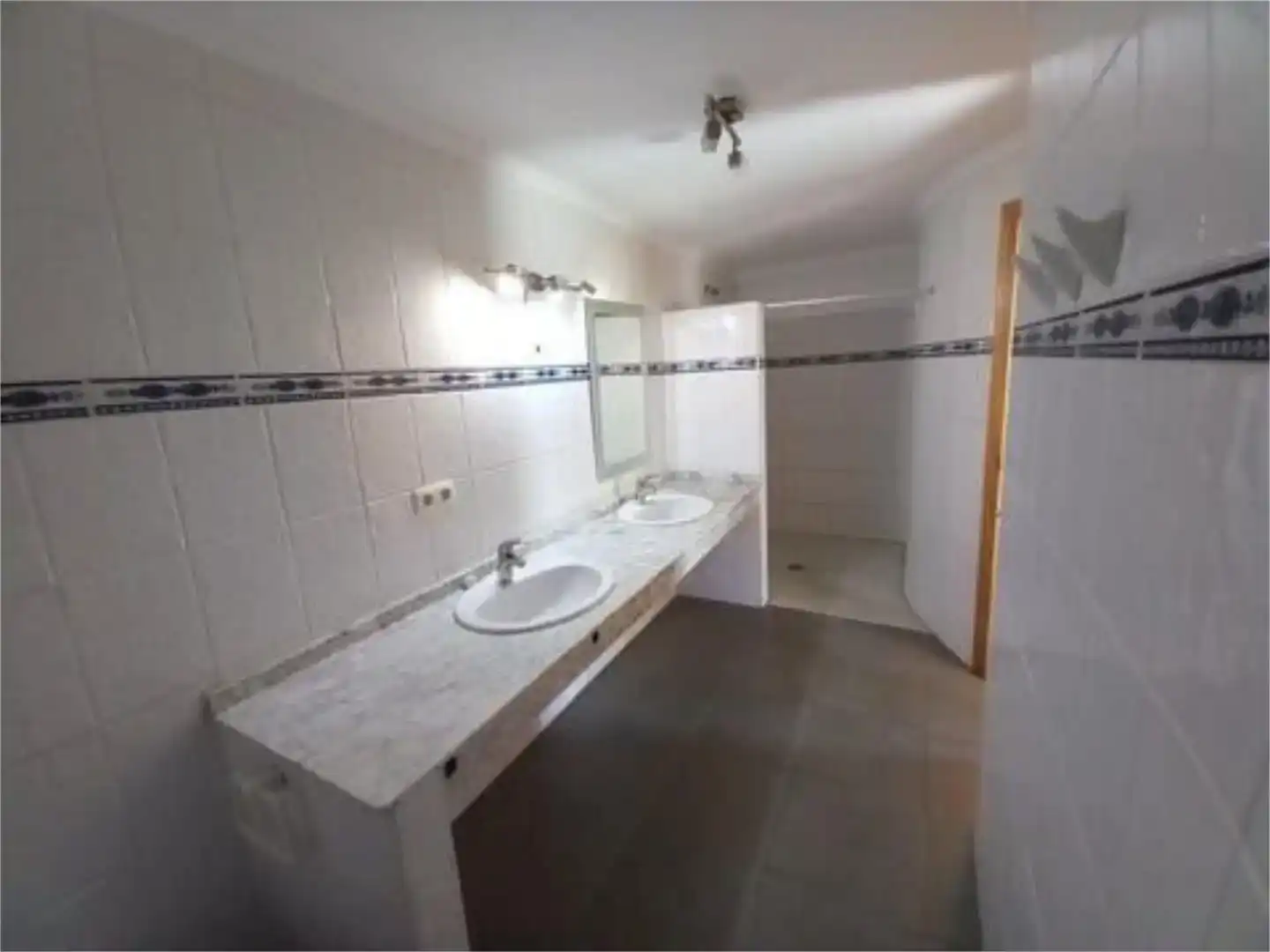Baño de Piso en venta en Els Poblets con Aire acondicionado, Jardín privado y Amueblado