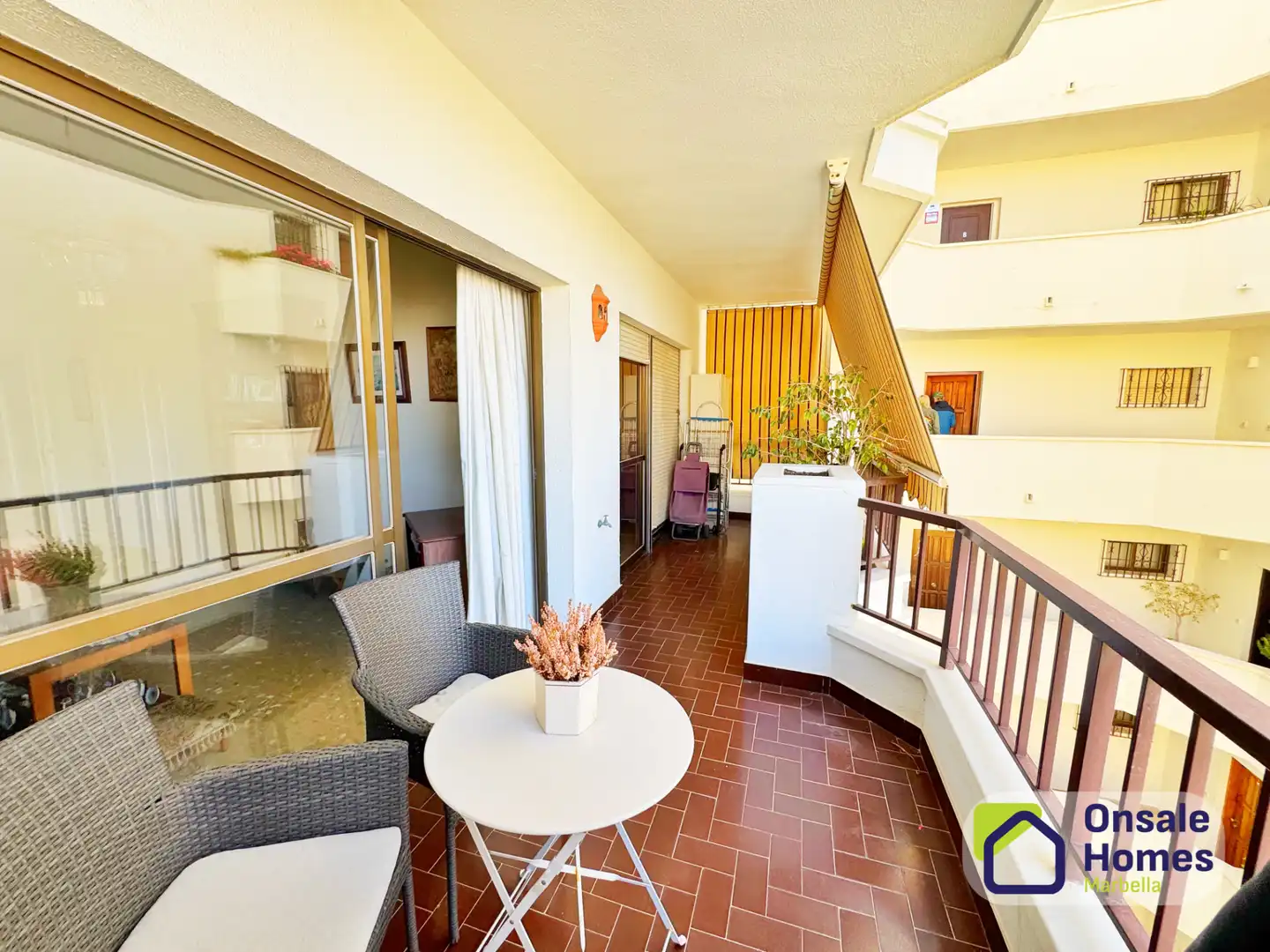 Terrasse von Wohnung zum Verkauf in Marbella mit Terrasse, Balkon und Gemeinschaftspool