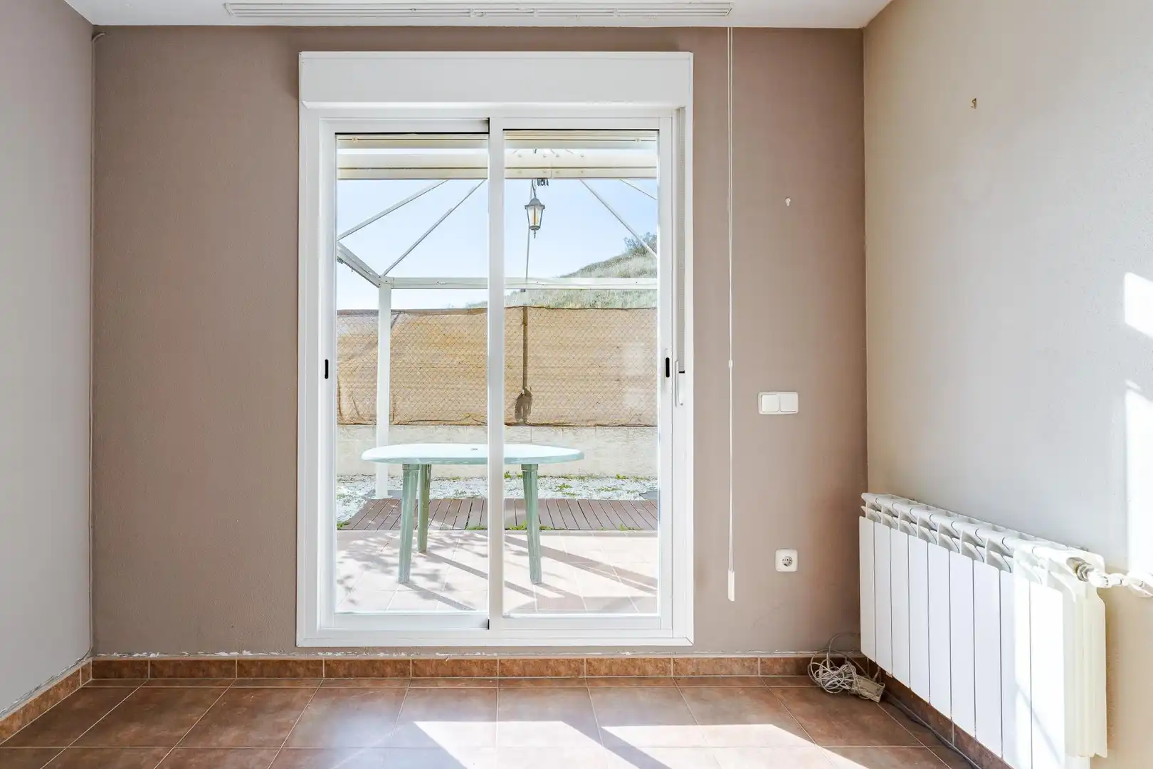 Einfamilien-Reihenhaus zum Verkauf in Carabaña mit Heizung, Privatgarten und Terrasse