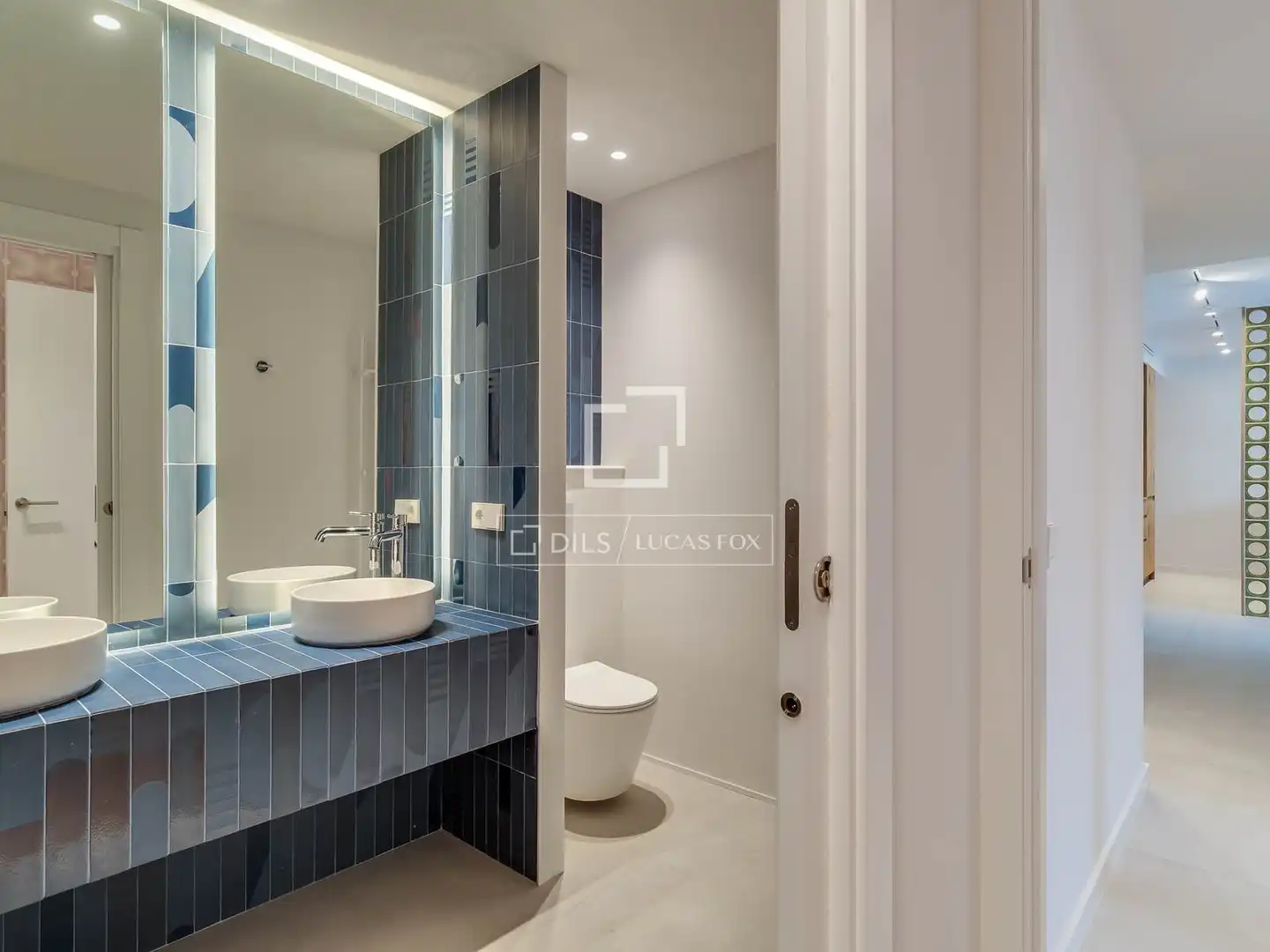 Badezimmer von Wohnung zum Verkauf in Barcelona mit Heizung, Terrasse und Abstellraum