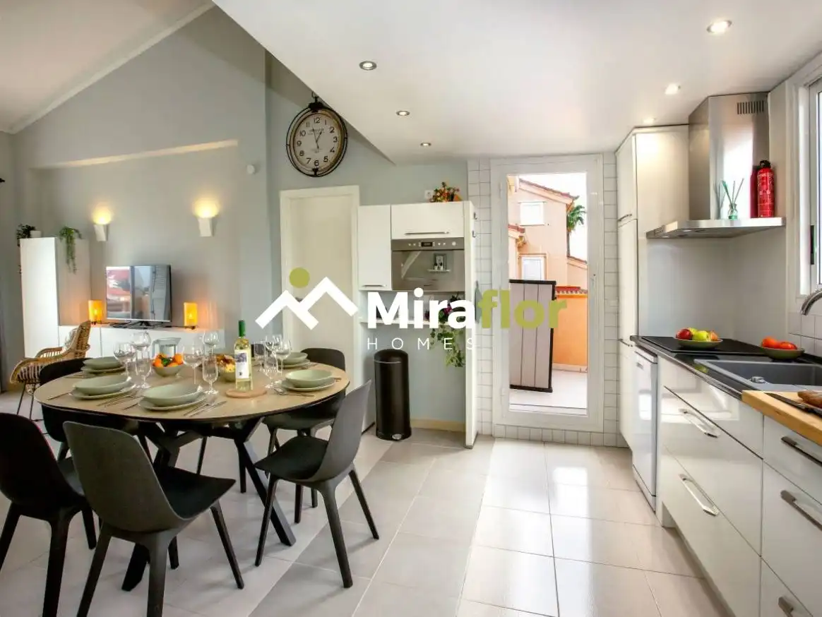 Cocina de Apartamento en venta en Dénia con Aire acondicionado, Terraza y Amueblado