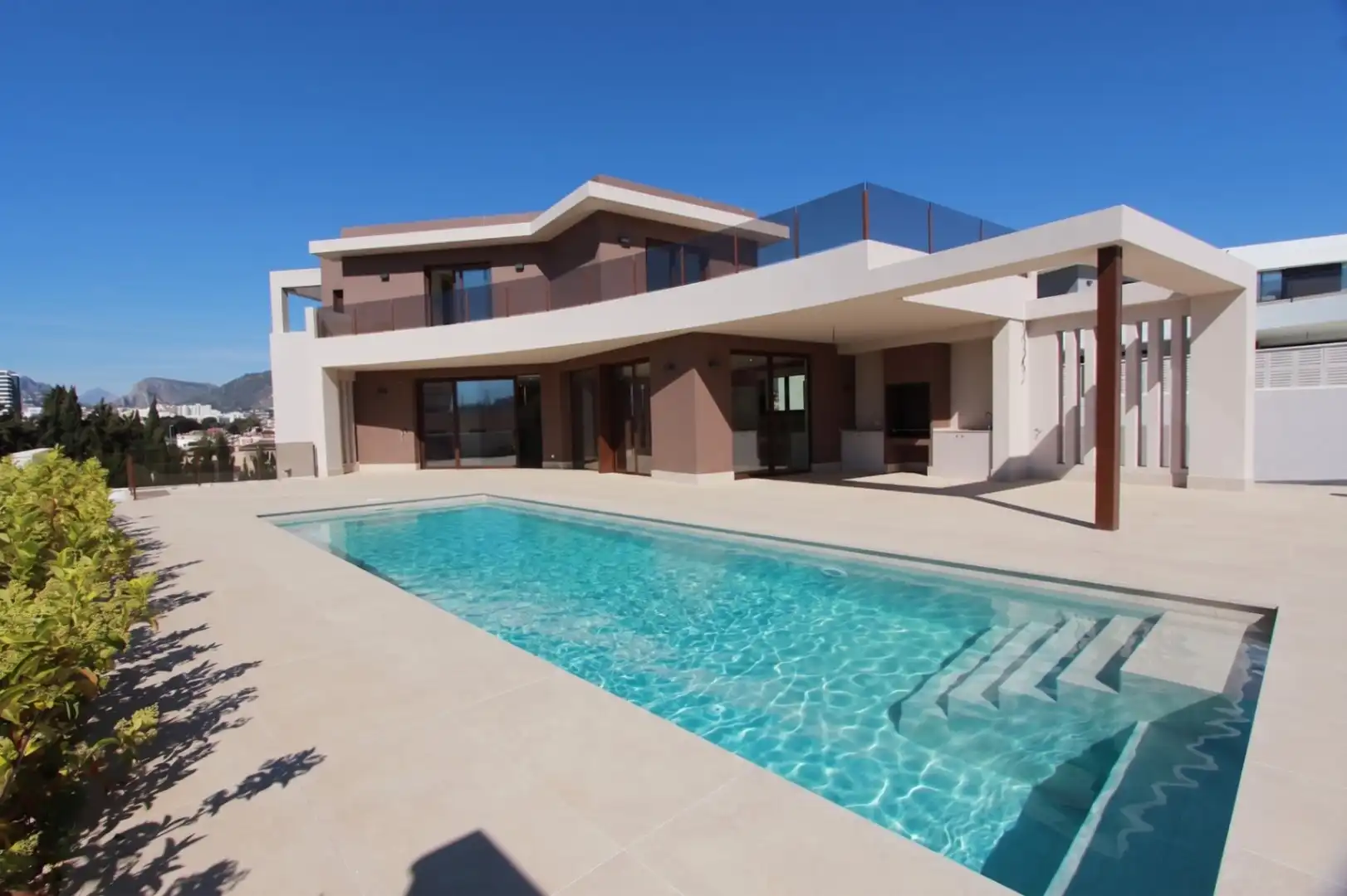 Detached house with terrace for sale in Marisol Park - Ortembach - Los Almendros
