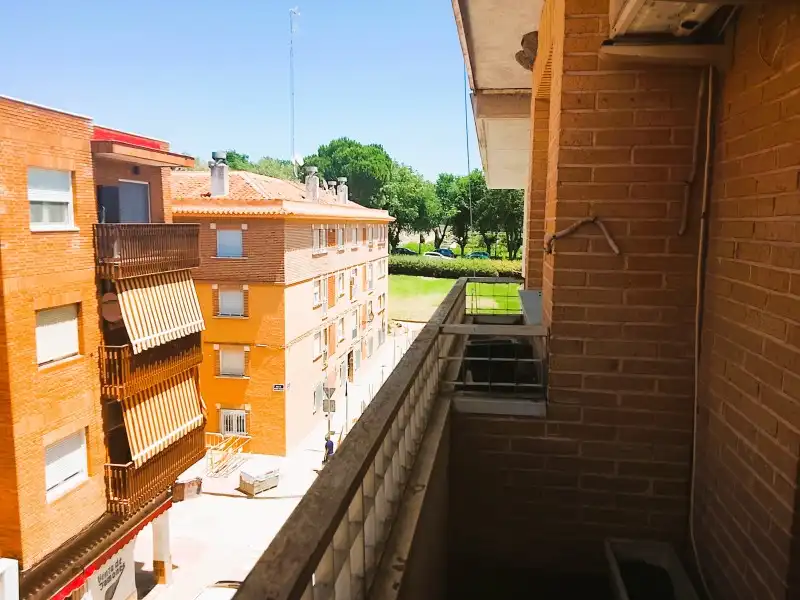 Vista exterior de Pis en venda en Boadilla del Monte amb Aire condicionat, Calefacció i Terrassa