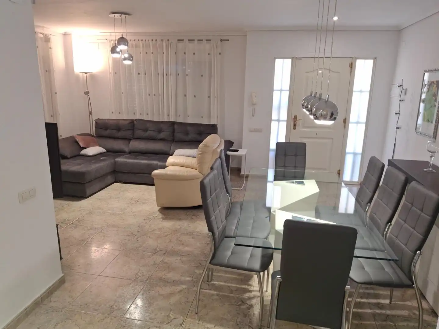 Wohnzimmer von Einfamilien-Reihenhaus zum Verkauf in Oropesa del Mar / Orpesa mit Klimaanlage und Balkon