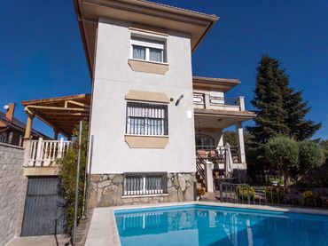 Villa con balcone in vendita a Calle de las Eras