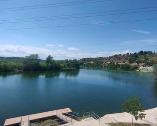 Vista exterior de Dúplex en venda en Flix amb Terrassa