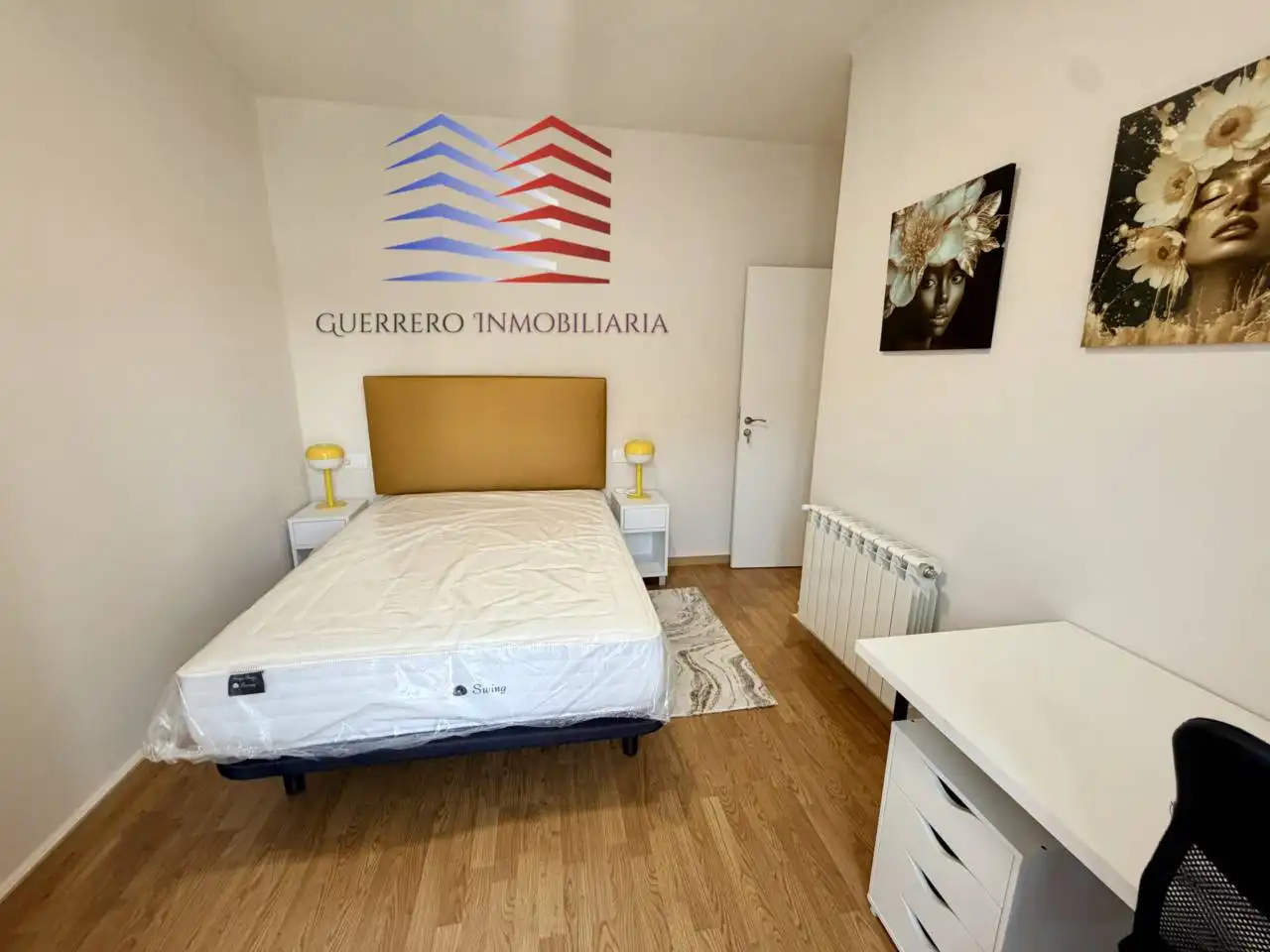 Schlafzimmer von Wohnung zur Miete in Ourense Capital  mit Heizung, Parkett und Möbliert