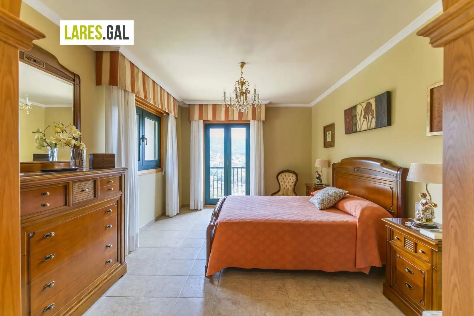 Schlafzimmer von Haus oder Chalet zum Verkauf in Cangas  mit Heizung, Terrasse und Möbliert